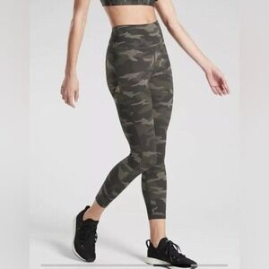 Athleta ultimate olive Green Camo 7/8 Tight legging workout ankle stash pocket S